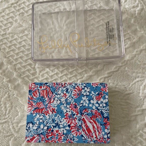 Lilly Pulitzer playing cards w plastic case - Picture 3 of 3